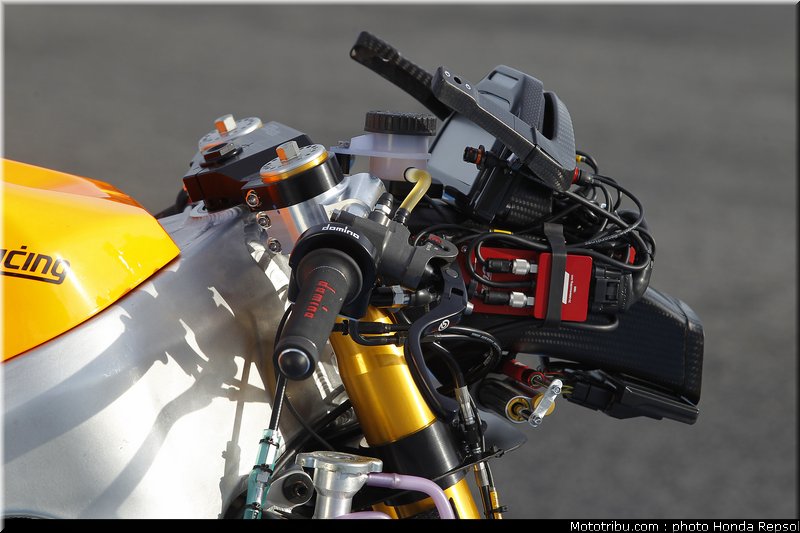 repsol_moto2_marquez_2011_011