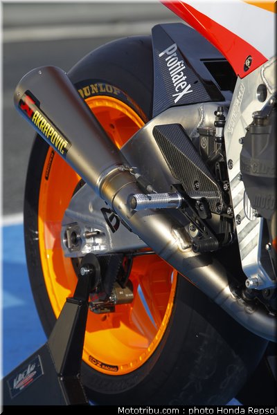 repsol_moto2_marquez_2011_013