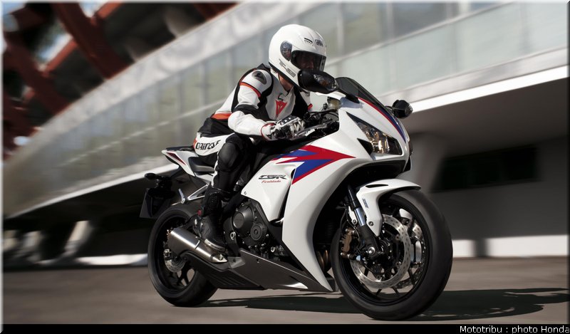 honda_1000_cbr_rr_2012_001