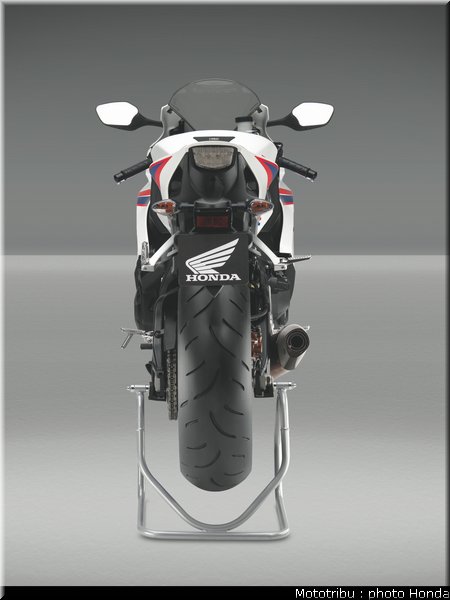 honda_1000_cbr_rr_2012_031