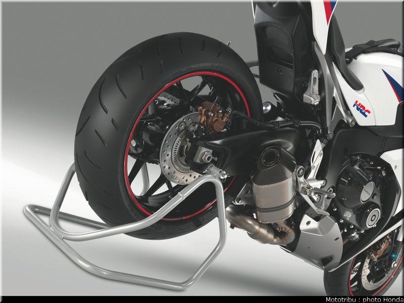 honda_1000_cbr_rr_2012_037