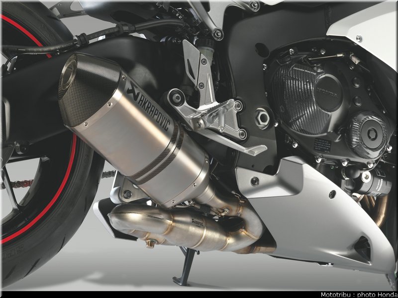 honda_1000_cbr_rr_2012_039