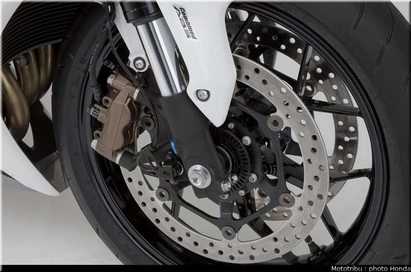 honda_1000_cbr_rr_2012_048