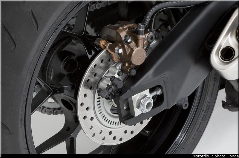 honda_1000_cbr_rr_2012_052