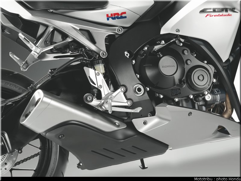 honda_1000_cbr_rr_2012_059