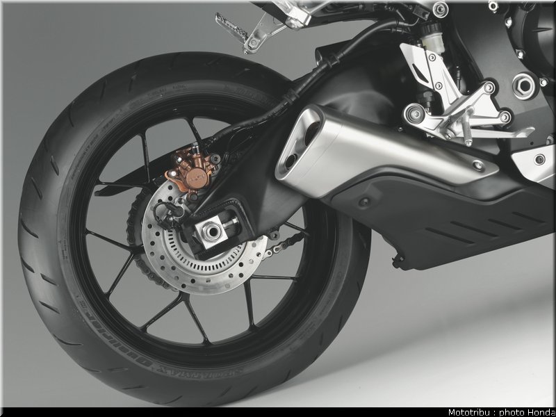 honda_1000_cbr_rr_2012_064