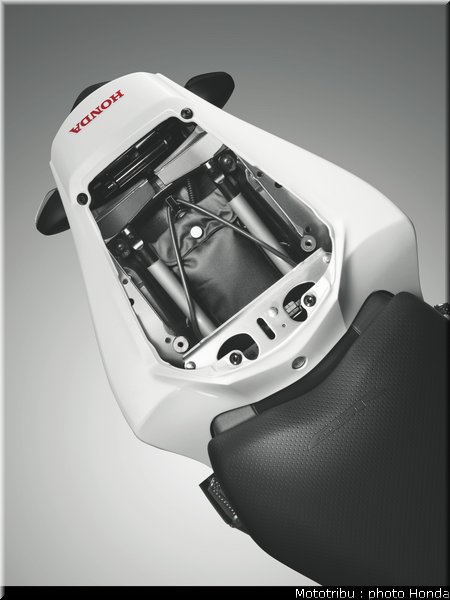 honda_1000_cbr_rr_2012_073