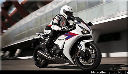 honda_1000_cbr_rr_2012_001.jpg