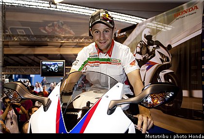 honda_1000_cbr_rr_2012_005.jpg