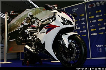 honda_1000_cbr_rr_2012_006.jpg
