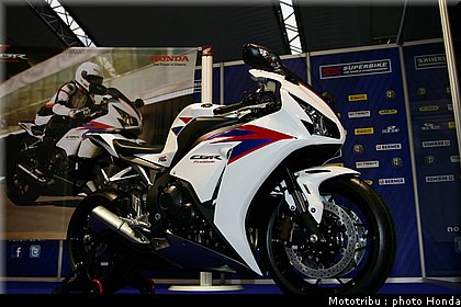 honda_1000_cbr_rr_2012_008.jpg