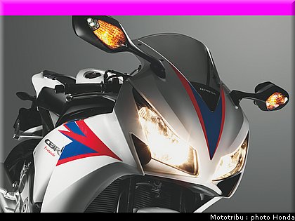 honda_1000_cbr_rr_2012_010.jpg