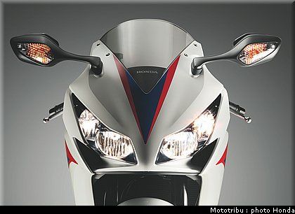 honda_1000_cbr_rr_2012_011.jpg