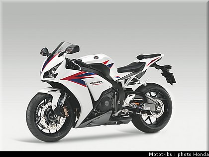 honda_1000_cbr_rr_2012_015.jpg