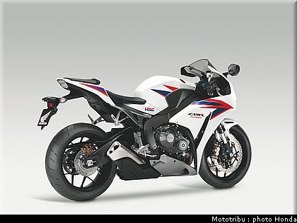 honda_1000_cbr_rr_2012_016.jpg