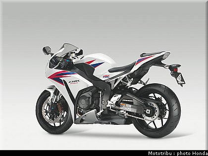 honda_1000_cbr_rr_2012_017.jpg