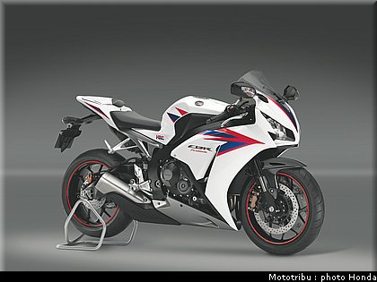 honda_1000_cbr_rr_2012_022.jpg