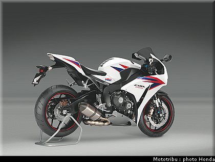 honda_1000_cbr_rr_2012_023.jpg