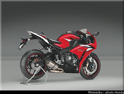 honda_1000_cbr_rr_2012_026.jpg