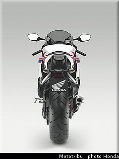 honda_1000_cbr_rr_2012_030.jpg