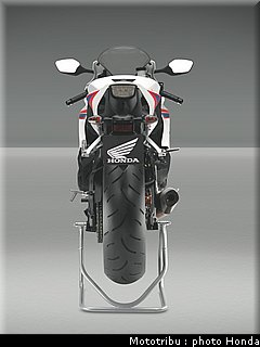 honda_1000_cbr_rr_2012_031.jpg