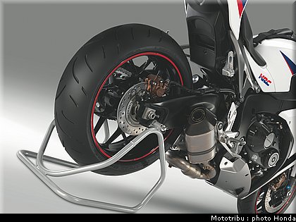 honda_1000_cbr_rr_2012_037.jpg