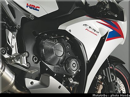 honda_1000_cbr_rr_2012_038.jpg