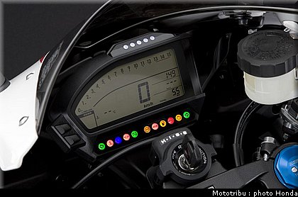 honda_1000_cbr_rr_2012_051.jpg