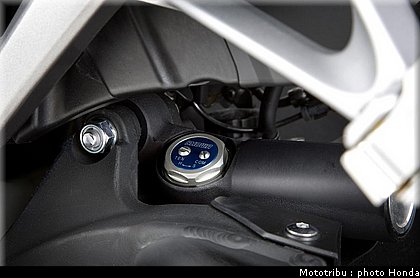 honda_1000_cbr_rr_2012_053.jpg