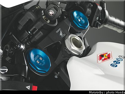 honda_1000_cbr_rr_2012_056.jpg