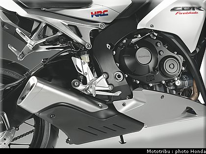 honda_1000_cbr_rr_2012_059.jpg