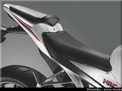 honda_1000_cbr_rr_2012_060.jpg