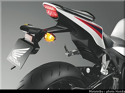 honda_1000_cbr_rr_2012_062.jpg