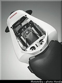honda_1000_cbr_rr_2012_073.jpg