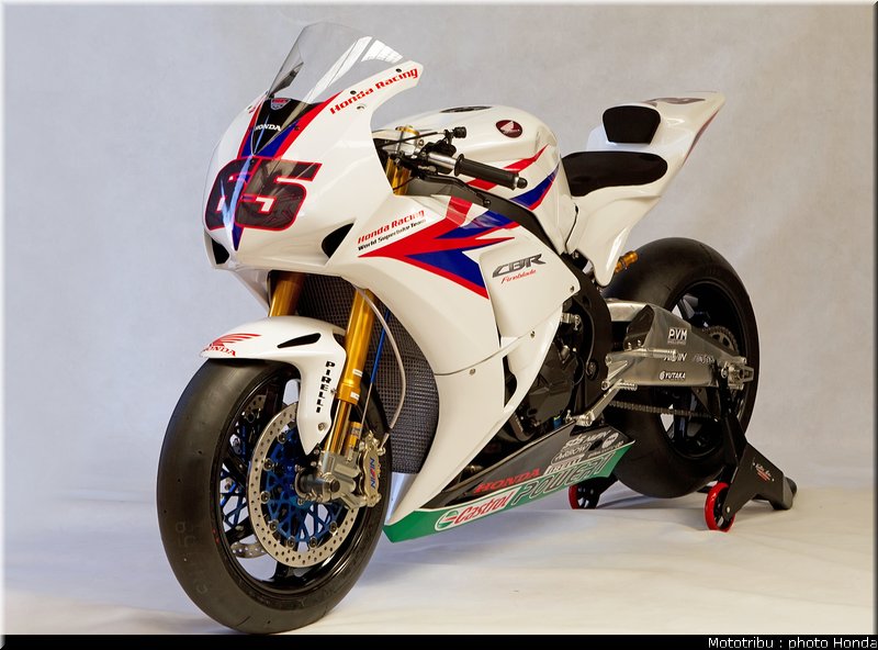 honda_cbr_1000_rr_wsbk_2012_001