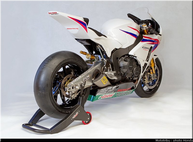 honda_cbr_1000_rr_wsbk_2012_006