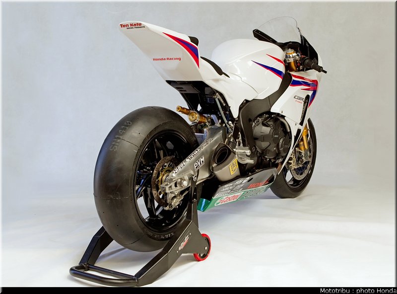 honda_cbr_1000_rr_wsbk_2012_007