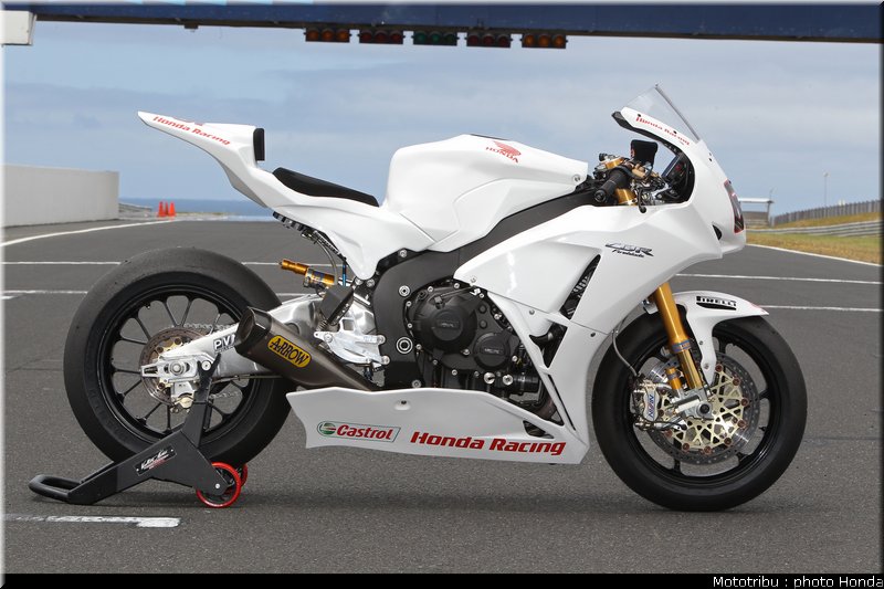 honda_cbr_1000_rr_wsbk_2012_009