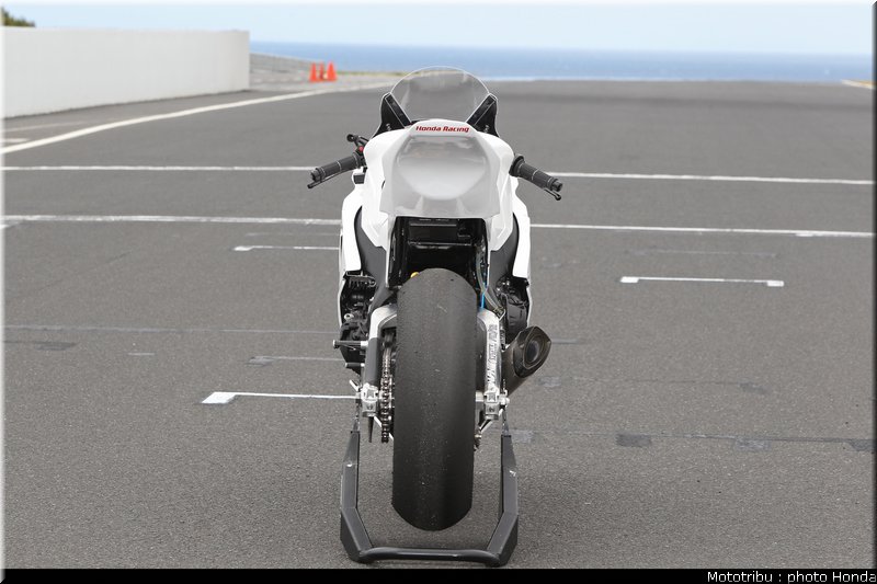 honda_cbr_1000_rr_wsbk_2012_013