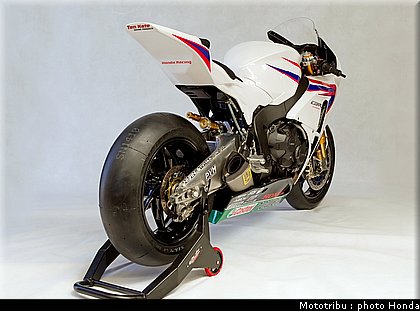 honda_cbr_1000_rr_wsbk_2012_007.jpg