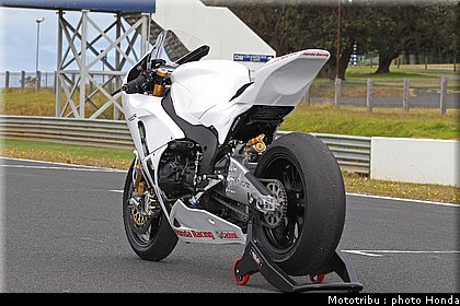 honda_cbr_1000_rr_wsbk_2012_014.jpg