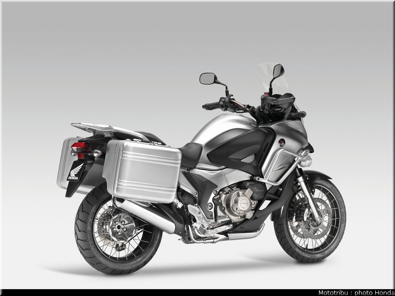 honda_concept_crosstourer_sv4x_2010_003