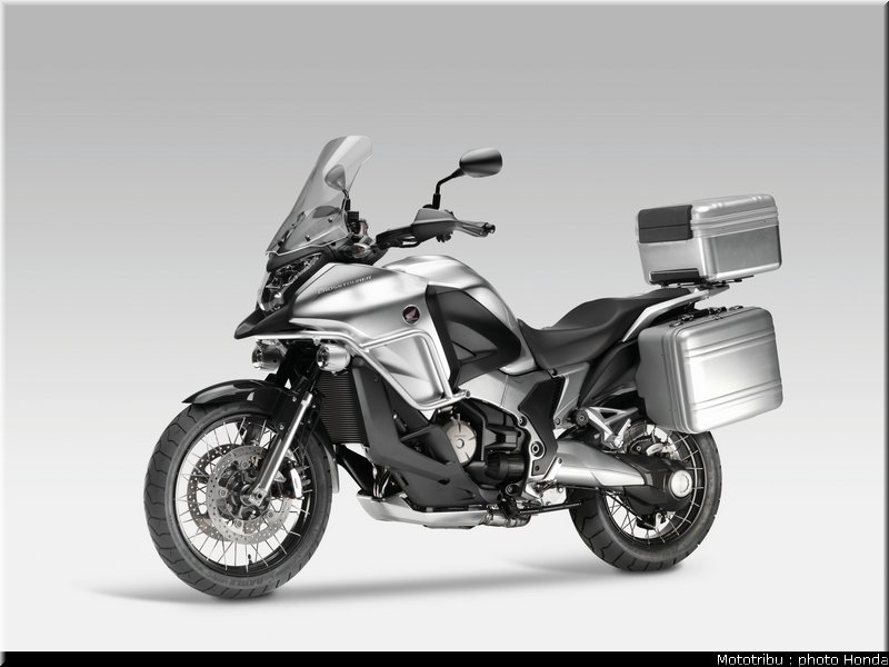 honda_concept_crosstourer_sv4x_2010_006