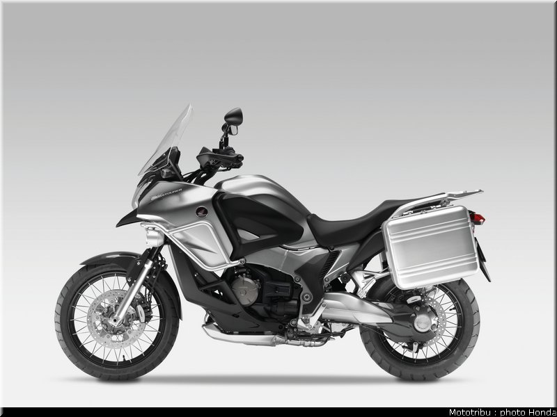 honda_concept_crosstourer_sv4x_2010_010