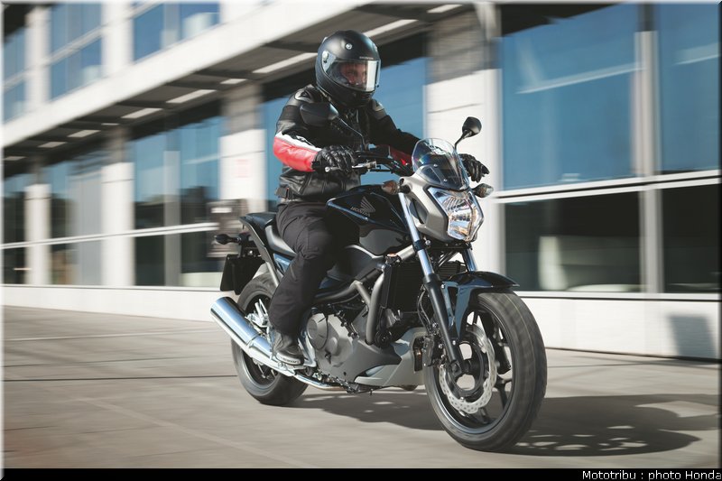 honda_2012_nc_700s_001