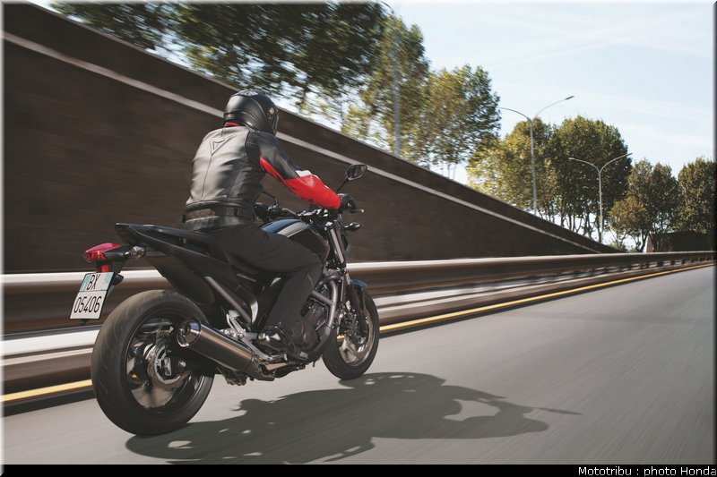 honda_2012_nc_700s_003