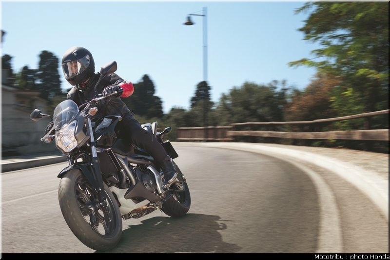 honda_2012_nc_700s_004