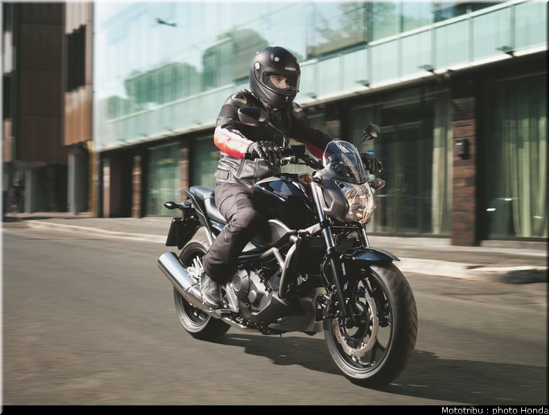 honda_2012_nc_700s_005