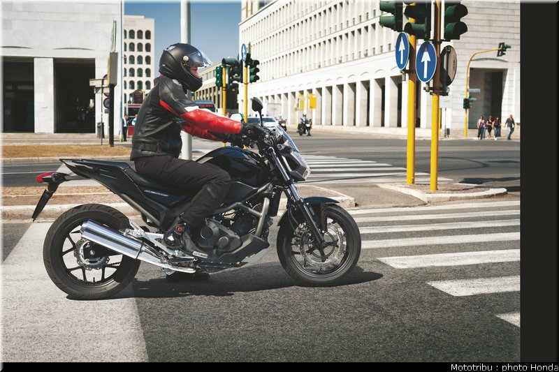 honda_2012_nc_700s_008