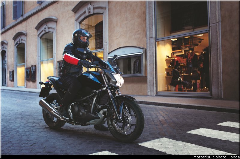 honda_2012_nc_700s_009